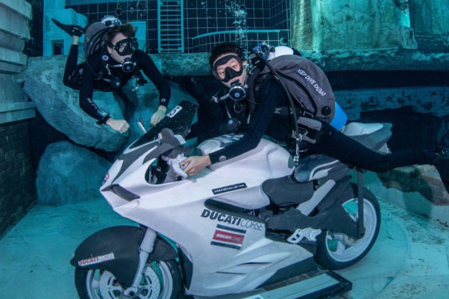 Deep Dive Dubai: Discover Scuba Diving for Beginners