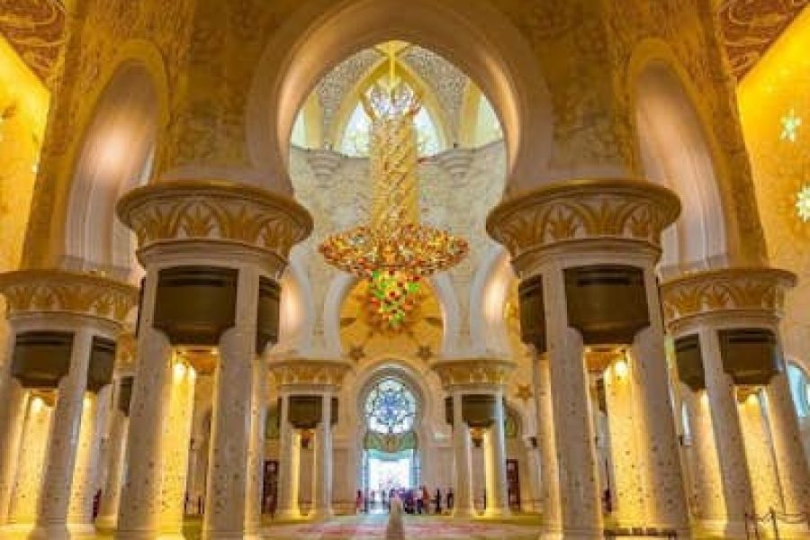 Half-Day Trip from Dubai: Sheikh Zayed Grand Mosque, BAPS Hindu Temple