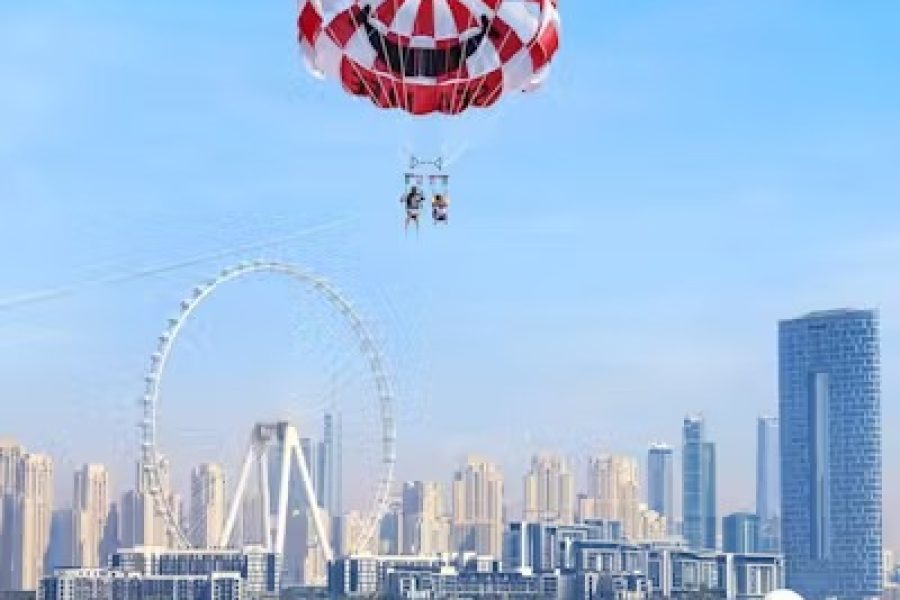 Dubai: Palm & JBR View Parasailing Experience