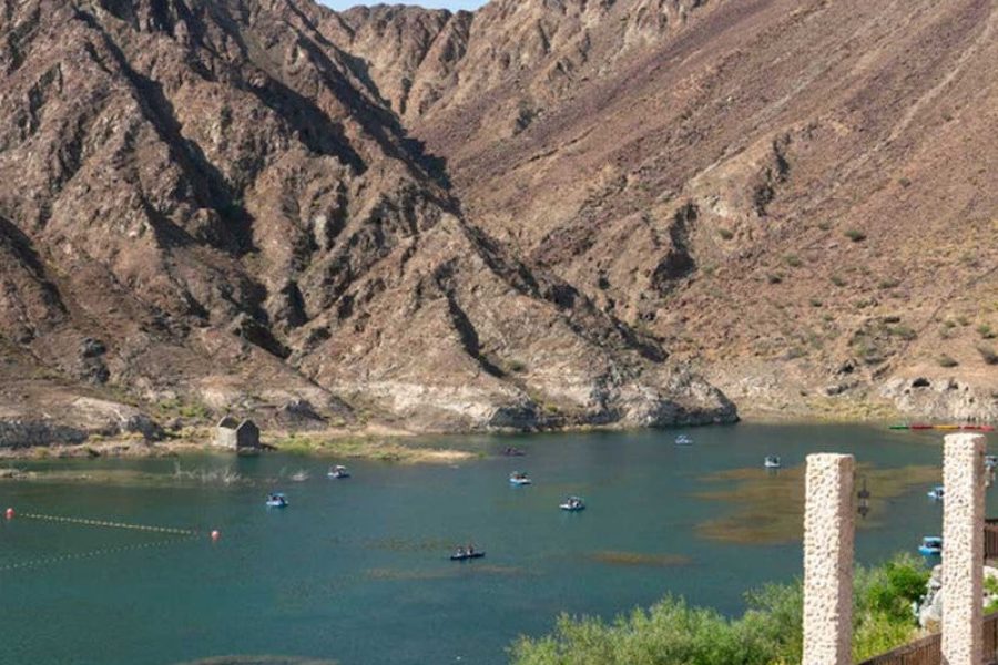 Khorfakkan City Tour and Waterfall Visit by a Luxury 4×4 Vehicle