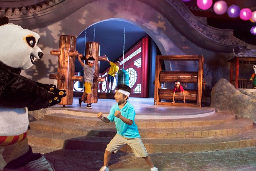 Motiongate Dubai: 1-Day Pass + Private Transfer