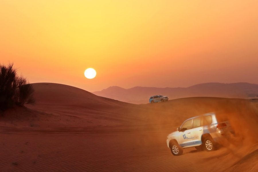 Dubai: Red Dune Desert Quad Bike Ride + BBQ Dinner + Transfers