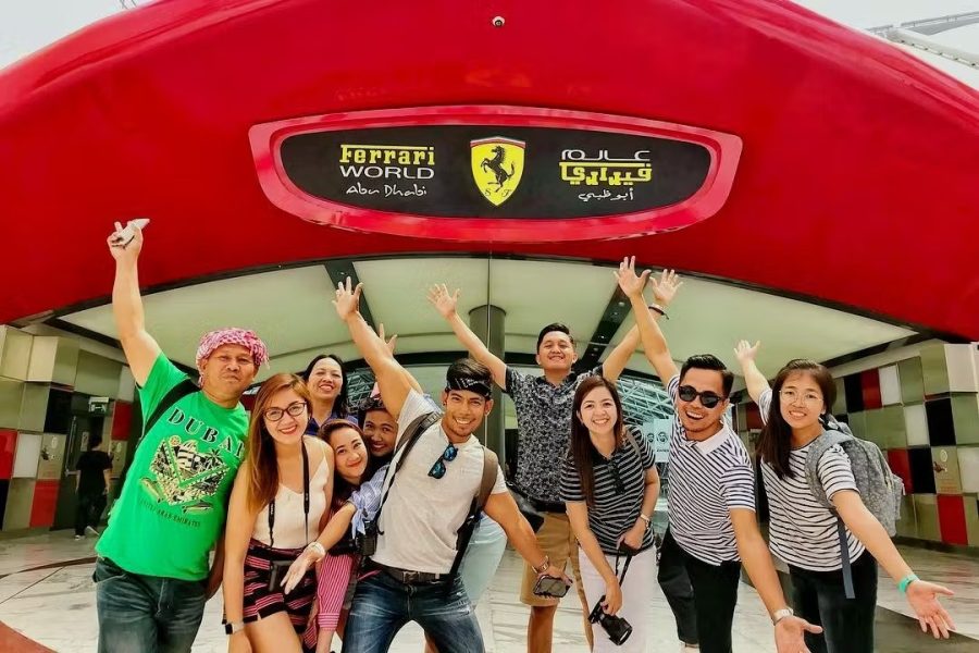 Abu Dhabi: Private Tour from Dubai + Grand Mosque + Ferrari World