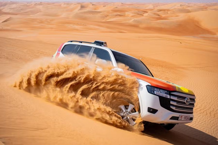 Abu Dhabi: Guided Liwa Desert Safari + Roundtrip Transfer + Lunch